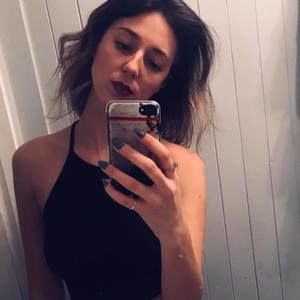 Meet your Posher, Mia